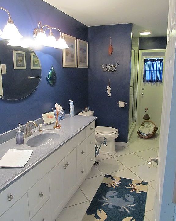1st image of 910 SW 47th St