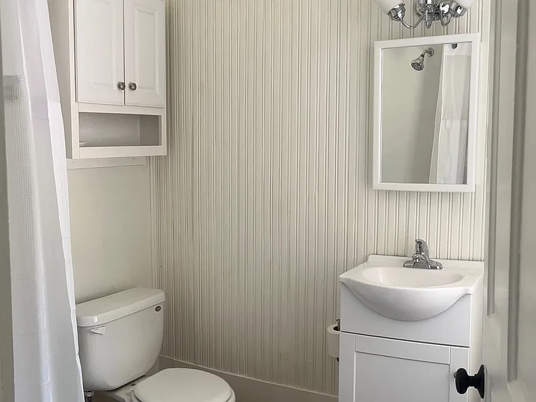 1026 Penn Ave #1 — Photo 4