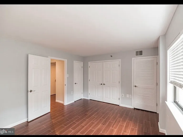 1301 N Courthouse Rd #1009 — Photo 6
