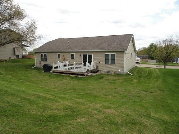 5th image of 525 Eagle Ridge Ln