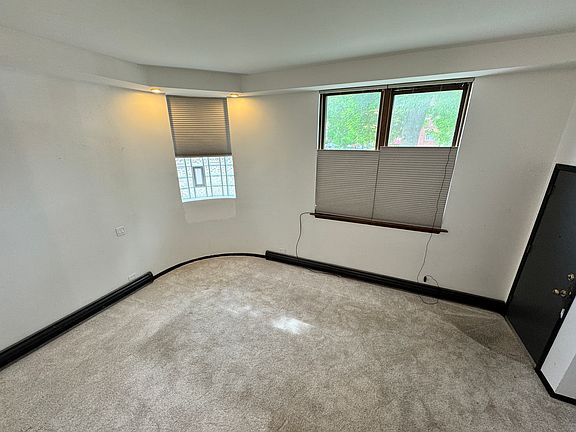 5th image of 3756 N Leavitt St #1
