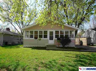 3327 Forest Lawn Ave, Omaha, NE 68112