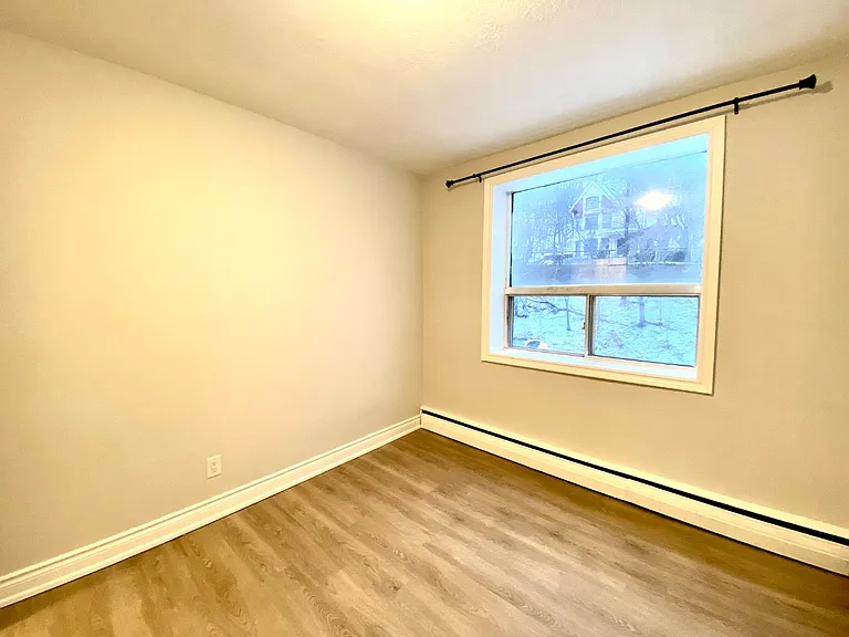 112 Saint Josephs Dr — Photo 6