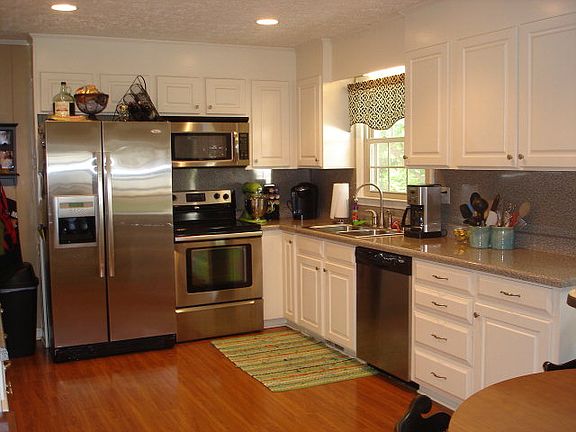 2nd image of 1208 Woodhill Dr