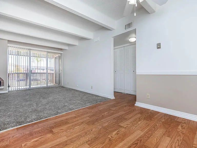 Villa Apartments — Photo 23