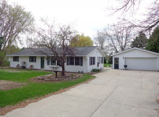 W331 Crook Rd, De Pere, WI 54115