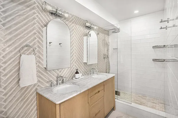Bathroom, photo 1