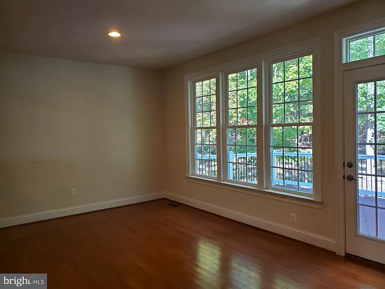 411 Greenebaum Ln — Photo 18