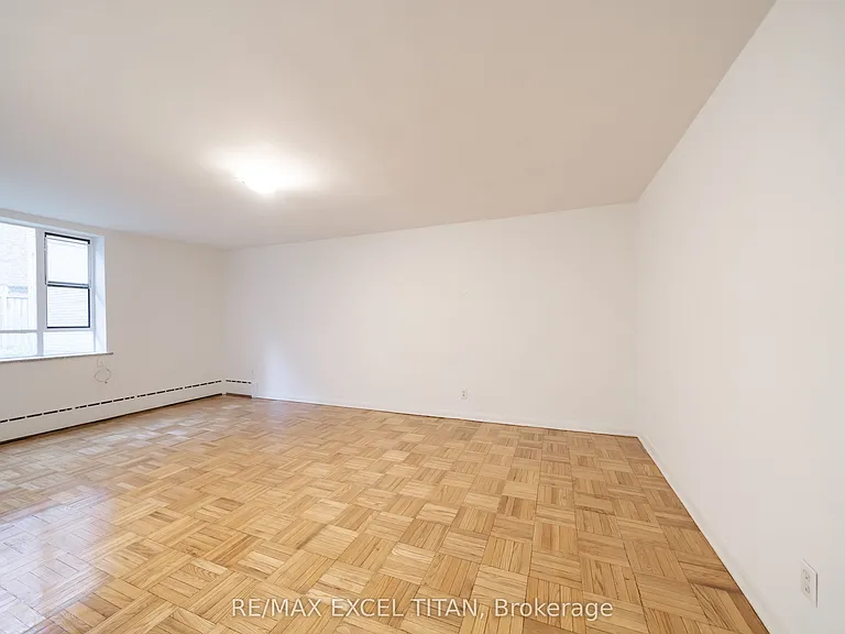 77 Erskine Ave #M8 — Photo 4