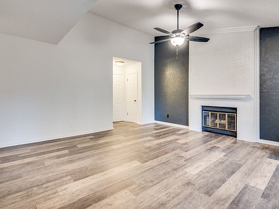 3rd image of 1207 Quail Valley Ln Unit 234
