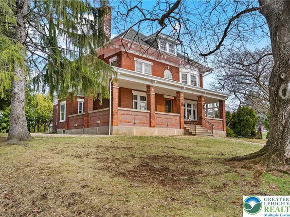 4349 Main St, Whitehall, PA 18052