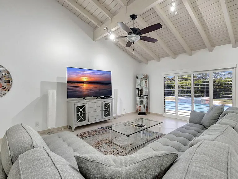 902 Foxpointe Cir — Photo 9