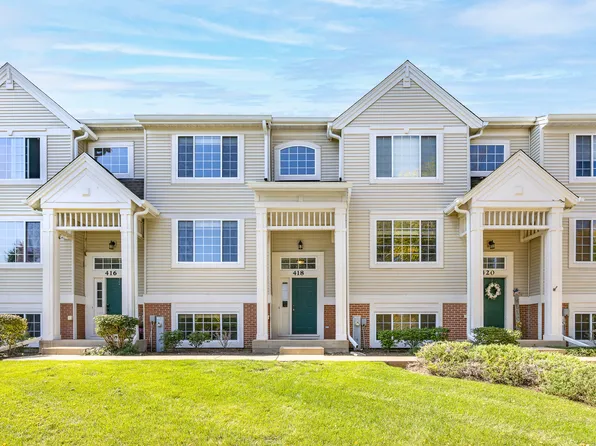 418 Cary Woods Cir, Cary, IL 60013