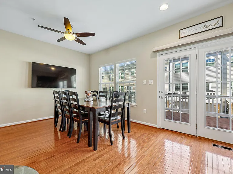 11672 Emerald Green Dr — Photo 14