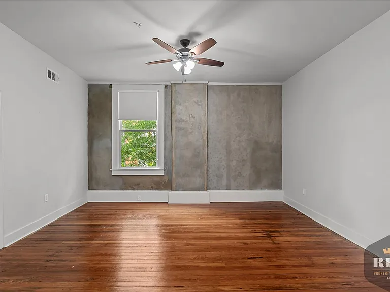 212 Seventh St. — Photo 10
