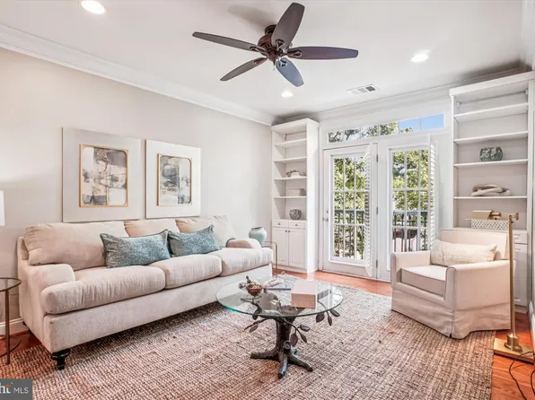 1115 Cameron St Unit 205, Alexandria, VA 22314