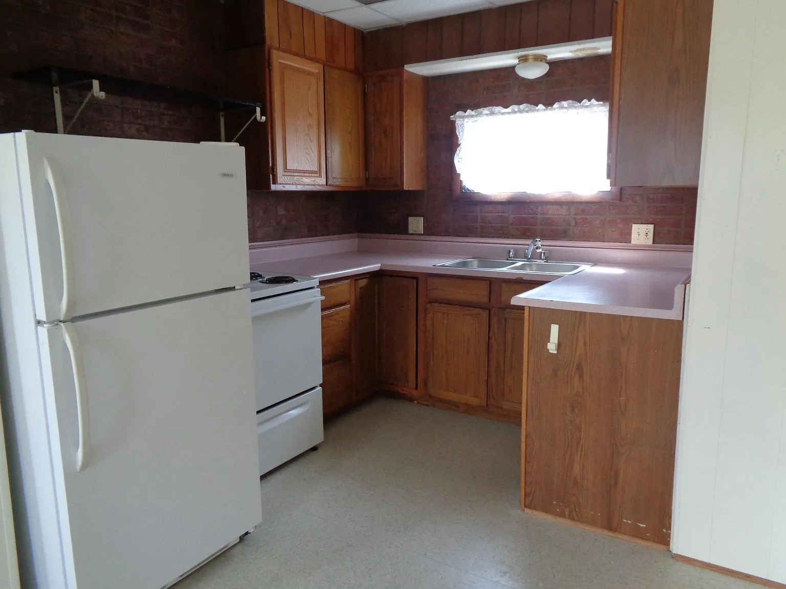 108 Grand Ave #B photo 1