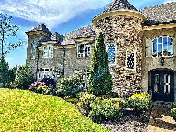 2nd image of 1111 Old Hearthstone Cir E