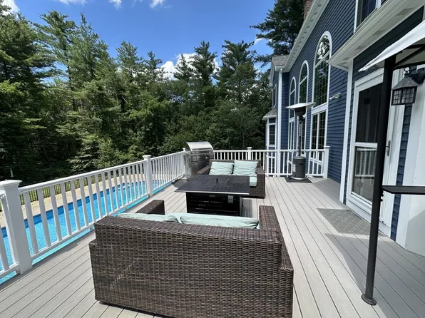220 Newtown Rd, Acton, MA 01720