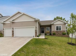 207 Braeburn Dr, Norwalk, IA 50211