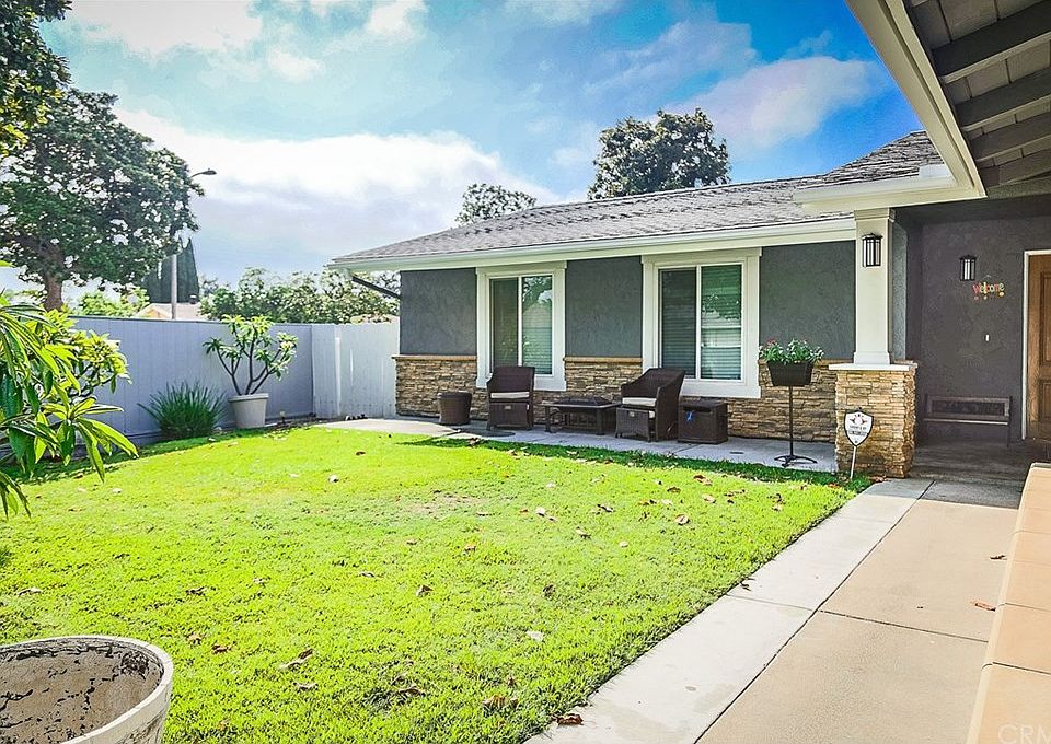 1st image of 1432 E Bassett Way