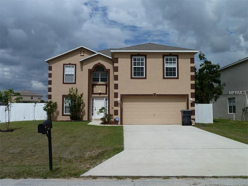 1st image of 1002 Sabine Pl