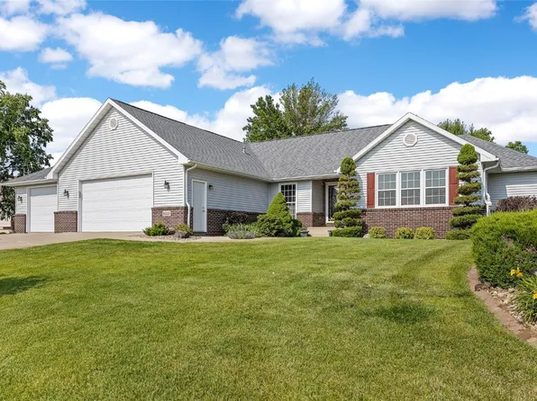 9513 Deer Valley Dr, Cedar Rapids, IA 52411