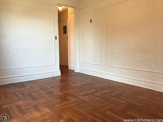 Rented by Realty 2000 Corp | media 21