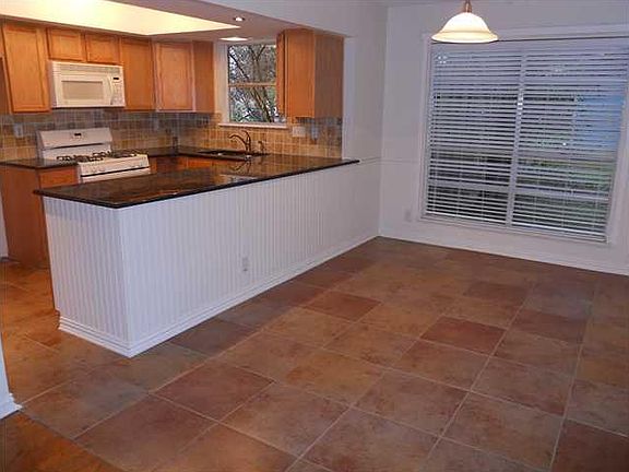 3rd image of 410 Northwood Dr