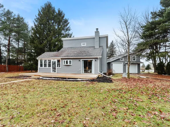 W6011 Mariner Hills TRAIL, Elkhorn, WI 53121