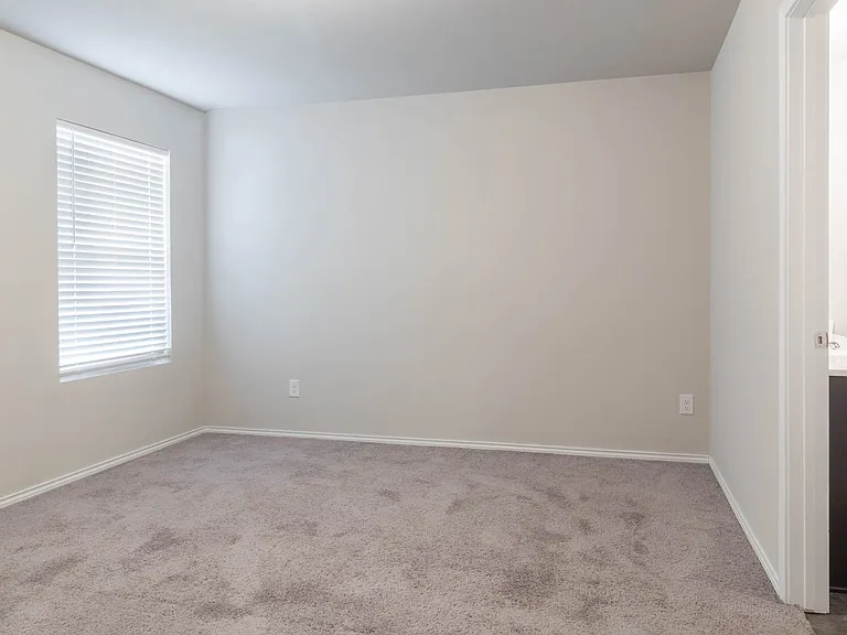 11608 NW 95th St — Photo 20