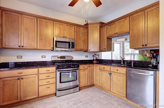 3rd image of 2442 Deerfield Dr