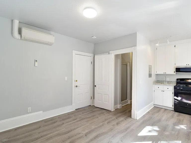 96 S 6th St #3 — Photo 3