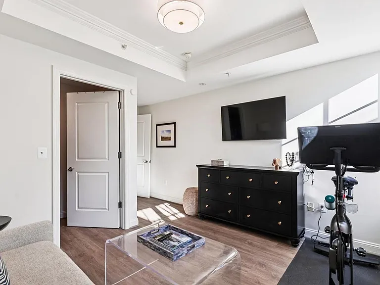 2501 Wisconsin Ave NW #7 — Photo 20