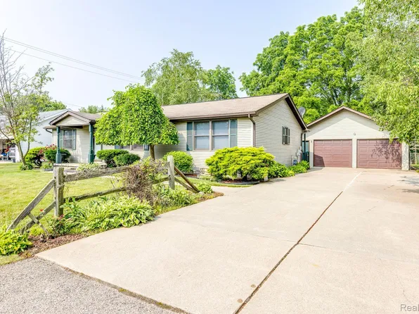 5522 Barmilvian Pkwy, Lexington, MI 48450