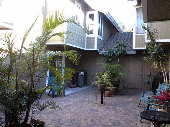 Private common courtyard