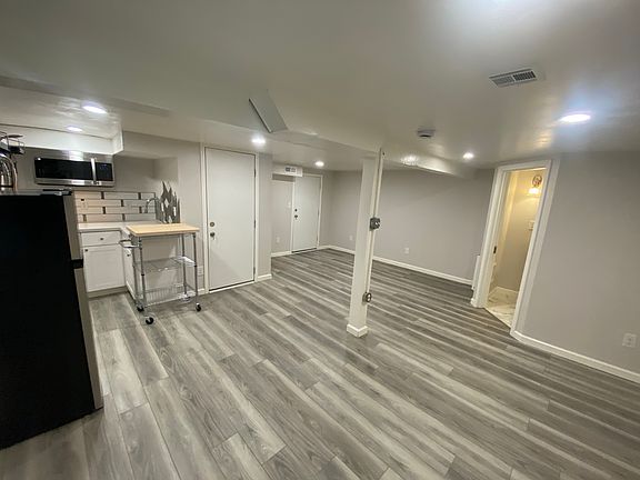 3rd image of 141 NE Lombard St #1