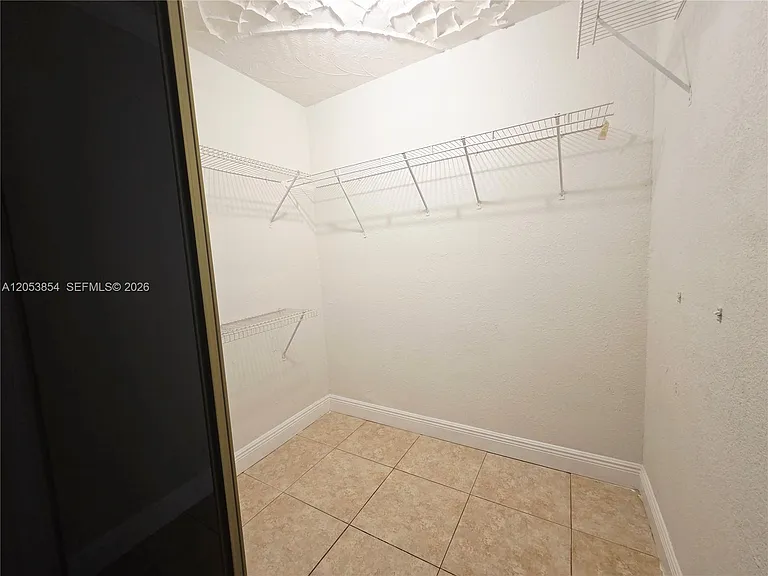 4004 SW 20th St — Photo 8