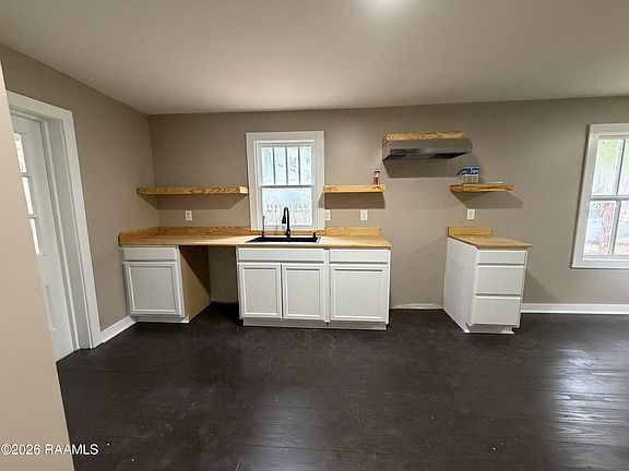 4th image of 116 9th St Unit B