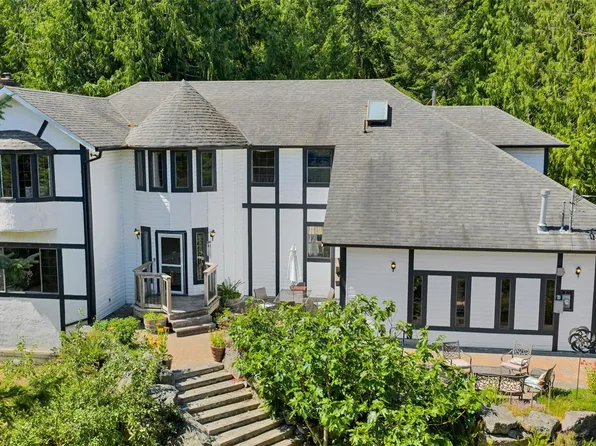 5885 Jupiter Pl, Capital, BC V9Z 1B4