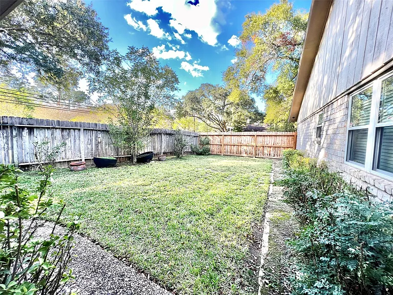13935 Saint Marys Ln — Photo 30