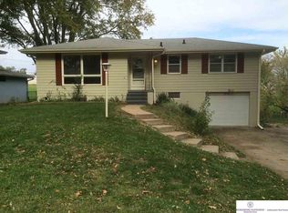 7510 Hartman Ave, Omaha, NE 68134