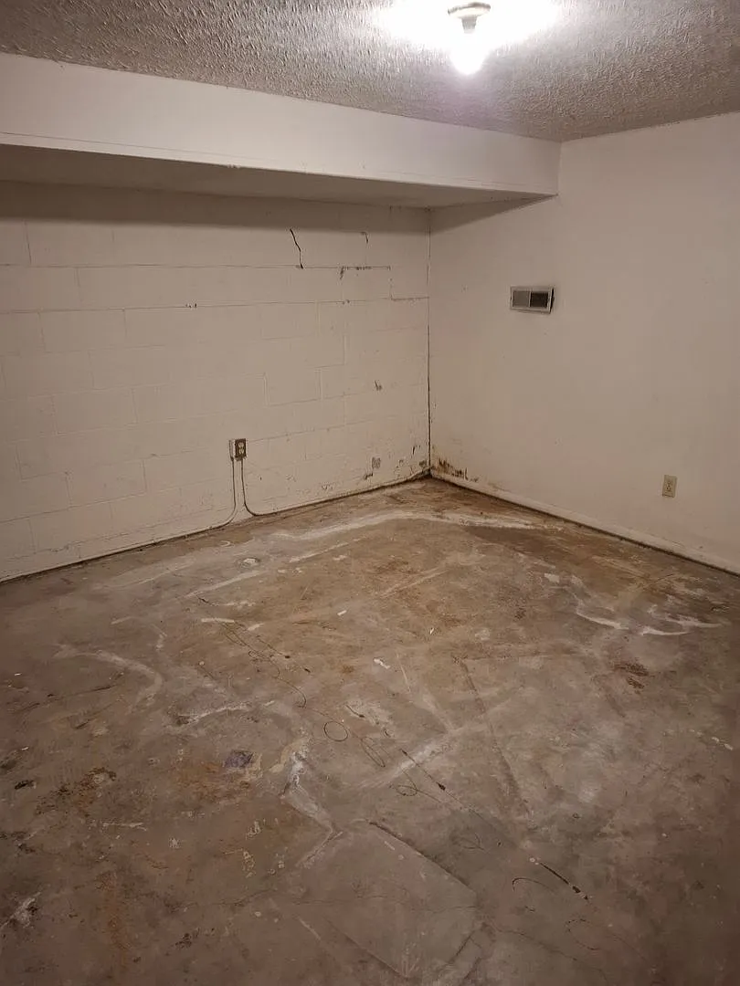 Spacious Condo — Photo 4