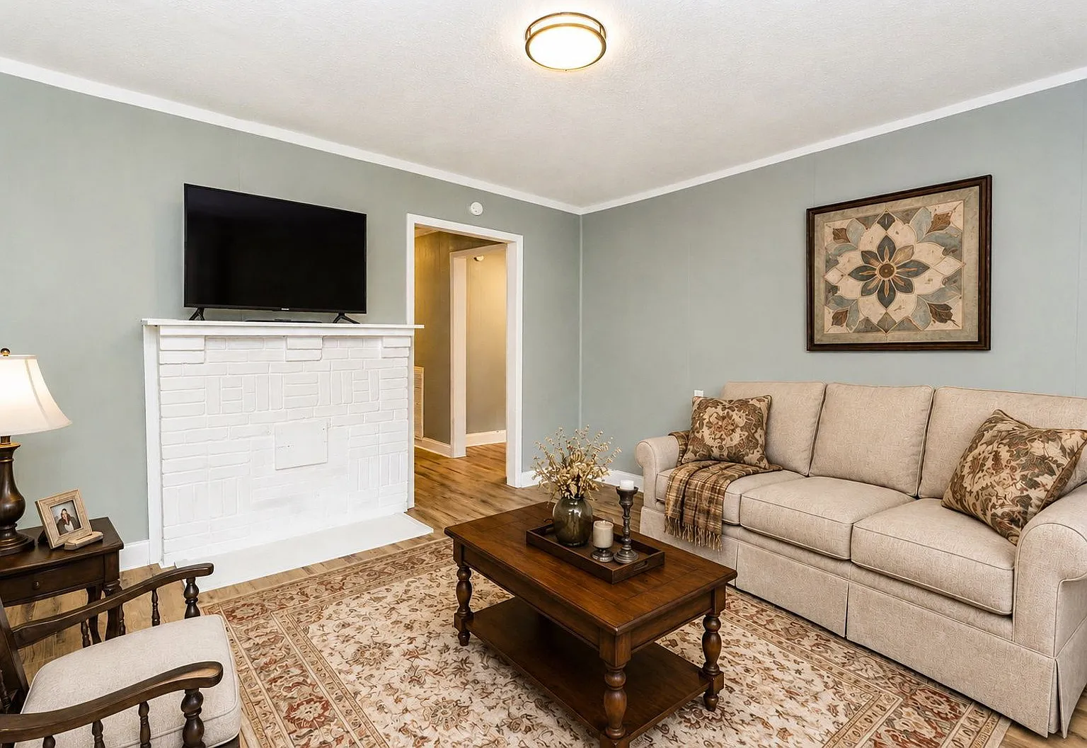 3 bed, 1.0 bath, 1040 sqft, $1,395 — Photo 1