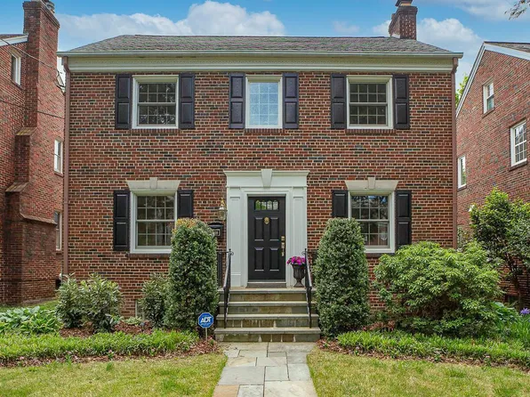4618 Warren St NW, Washington, DC 20016