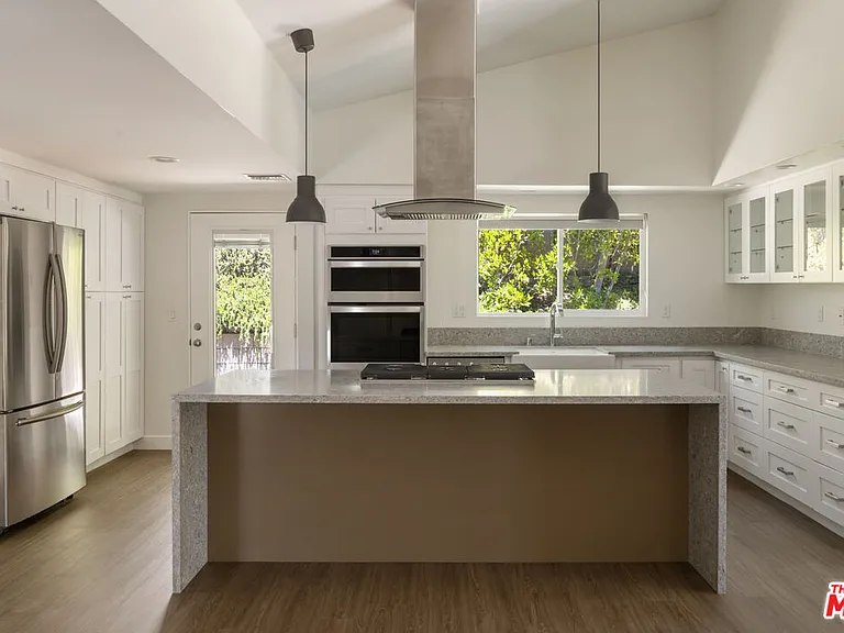 22427 De Kalb Dr — Photo 14