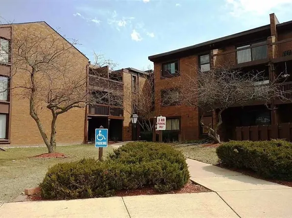 2929 Sunnyside Dr #123B, Rockford, IL 61114