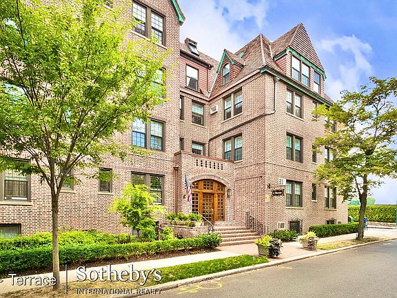 2nd image of 6 Burns St APT 218