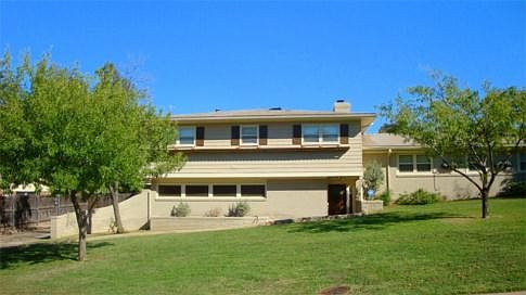 2019 Hiawatha Blvd.
