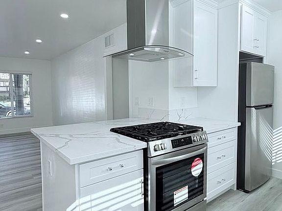 5th image of 12656 Burbank Blvd APT 8